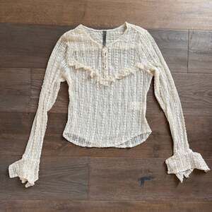 Anthropologie Cream Ruffled Lace Long Sleeve Henley Top Size Sm, Cottagecore